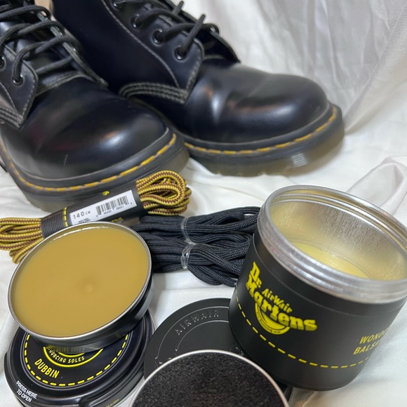 Doc Martens - Picture 6 of 7